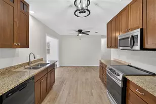 311 NE 5th St, Mulberry, FL 33860 - Photo 13