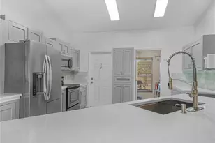 8926 Cypresswood Dr, Lake Wales, FL 33898 - Photo 11