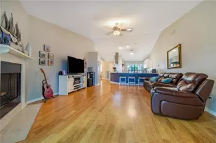 194 S Lake Mariam Dr, Winter Haven, FL 33884 - Photo 15