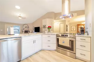 194 S Lake Mariam Dr, Winter Haven, FL 33884 - Photo 11