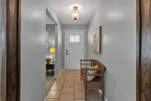 6531 Newman Cir E, Lakeland, FL 33811 - Photo 5