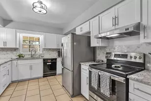 6531 Newman Cir E, Lakeland, FL 33811 - Photo 11