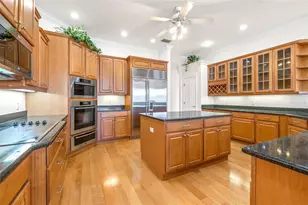 6779 Huntington Hills Blvd, Lakeland, FL 33810 - Photo 9