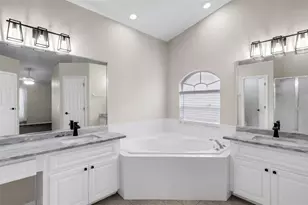 7797 Canterbury Cir, Lakeland, FL 33810 - Photo 17