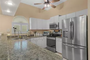 5888 Sandpipers Dr, Lakeland, FL 33809 - Photo 9