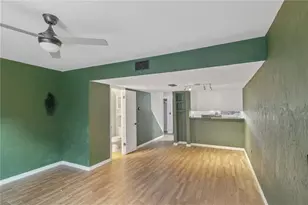 1836 N Crystal Lake Dr, Lakeland, FL 33801 - Photo 9