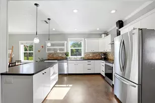 123 S Wiggins Rd, Plant City, FL 33566 - Photo 11