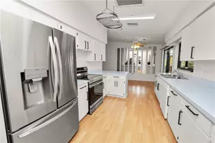 3130 Prairie Dunes Cir W, Lakeland, FL 33810 - Photo 9