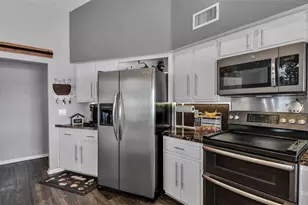 2865 Hammock Dr, Plant City, FL 33566 - Photo 13