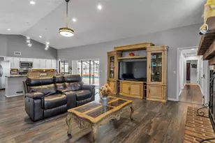 2865 Hammock Dr, Plant City, FL 33566 - Photo 9