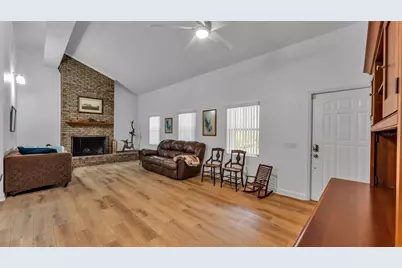 6400 Forestwood Drive E, Lakeland, FL 33811 - Photo 17