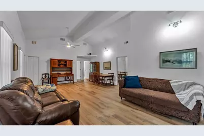 6400 Forestwood Drive E, Lakeland, FL 33811 - Photo 9