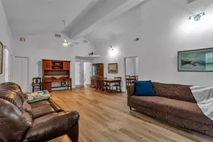 6400 Forestwood Dr E, Lakeland, FL 33811 - Photo 9