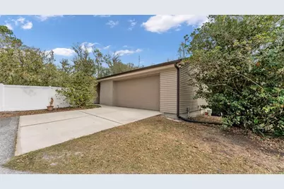 6400 Forestwood Drive E, Lakeland, FL 33811 - Photo 35