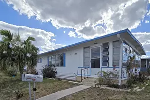 1805 Blue Lake Dr, Lakeland, FL 33801 - Photo 3