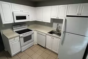 201 Pine Violet Ct, Tampa, FL 33612 - Photo 5