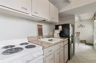 1703 Club Cir, Lakeshore, FL 33854 - Photo 9