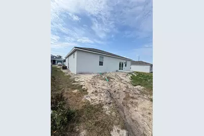 1717 Blossom Circle W, Lakeland, FL 33805 - Photo 3