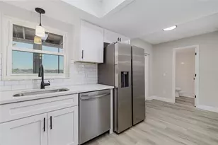 265 Lake Thomas Dr, Winter Haven, FL 33880 - Photo 3