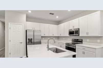576 Mossy Wood Lane, Saint Cloud, FL 34771 - Photo 9