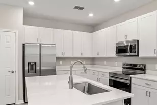 576 Mossy Wood Ln, Saint Cloud, FL 34771 - Photo 9