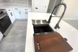 619 Aston Martin Dr, Sebring, FL 33872 - Photo 11