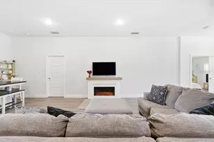 331 Cres Ridge Rd, Auburndale, FL 33823 - Photo 3