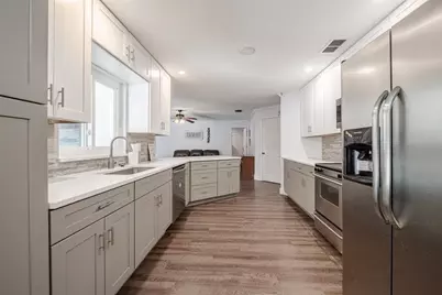 1315 Timberidge Loop S, Lakeland, FL 33809 - Photo 11