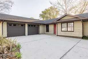 5023 Kingswood Dr, Lakeland, FL 33813 - Photo 1