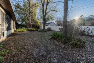 5023 Kingswood Dr, Lakeland, FL 33813 - Photo 7