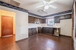 5023 Kingswood Dr, Lakeland, FL 33813 - Photo 13