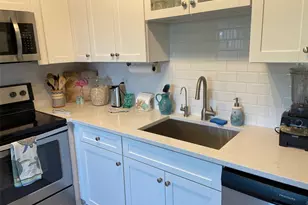 249 Pompano Dr SE, Saint Petersburg, FL 33705 - Photo 5