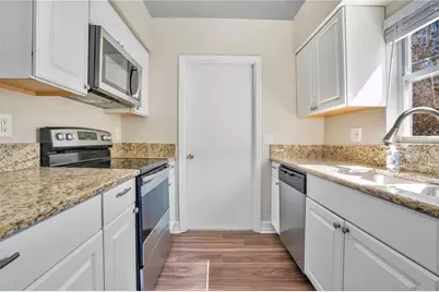 5215 Martinique Drive, Lakeland, FL 33812 - Photo 11