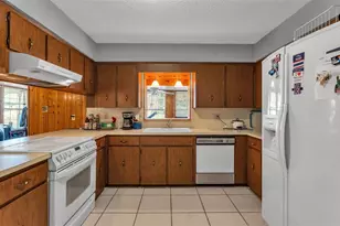 5717 Lake Grove Dr, Lakeland, FL 33809 - Photo 7