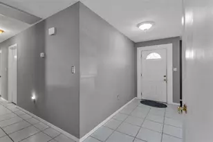 5717 Lake Grove Dr, Lakeland, FL 33809 - Photo 5