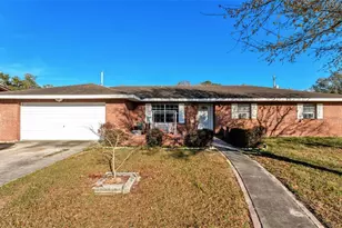 5717 Lake Grove Dr, Lakeland, FL 33809 - Photo 1