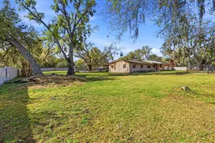 901 W Trapnell Rd, Plant City, FL 33566 - Photo 23