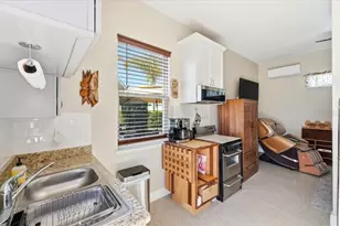 326 Nolane Ln, Polk City, FL 33868 - Photo 9