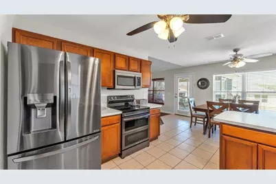 7755 Canterbury Circle, Lakeland, FL 33810 - Photo 9