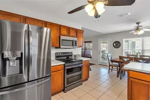 7755 Canterbury Cir, Lakeland, FL 33810 - Photo 9