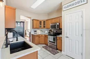 6474 Bristol Oaks Dr, Lakeland, FL 33811 - Photo 9