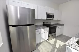 202 W Crescent Dr, Lakeland, FL 33805 - Photo 3