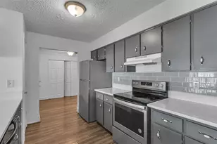 1339 Fairway Dr, Lakeland, FL 33801 - Photo 9