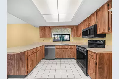 2610 Sprucewood Lane, Plant City, FL 33563 - Photo 9