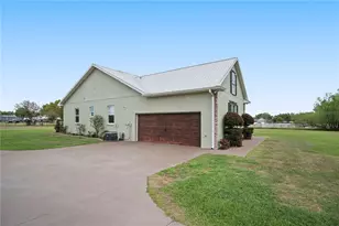 3212 E Merrin Rd, Plant City, FL 33567 - Photo 13