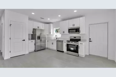 2438 4th Street NE, Winter Haven, FL 33881 - Photo 5