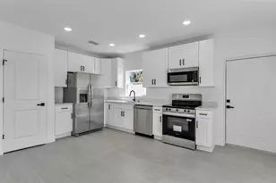 2438 4th St NE, Winter Haven, FL 33881 - Photo 5