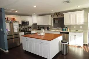 330 Moccasin Hollow Rd, Lithia, FL 33547 - Photo 9