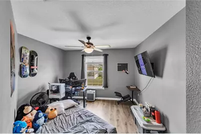 1939 Greenwood Valley Drive, Plant City, FL 33563 - Photo 17