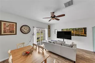 1939 Greenwood Valley Dr, Plant City, FL 33563 - Photo 11